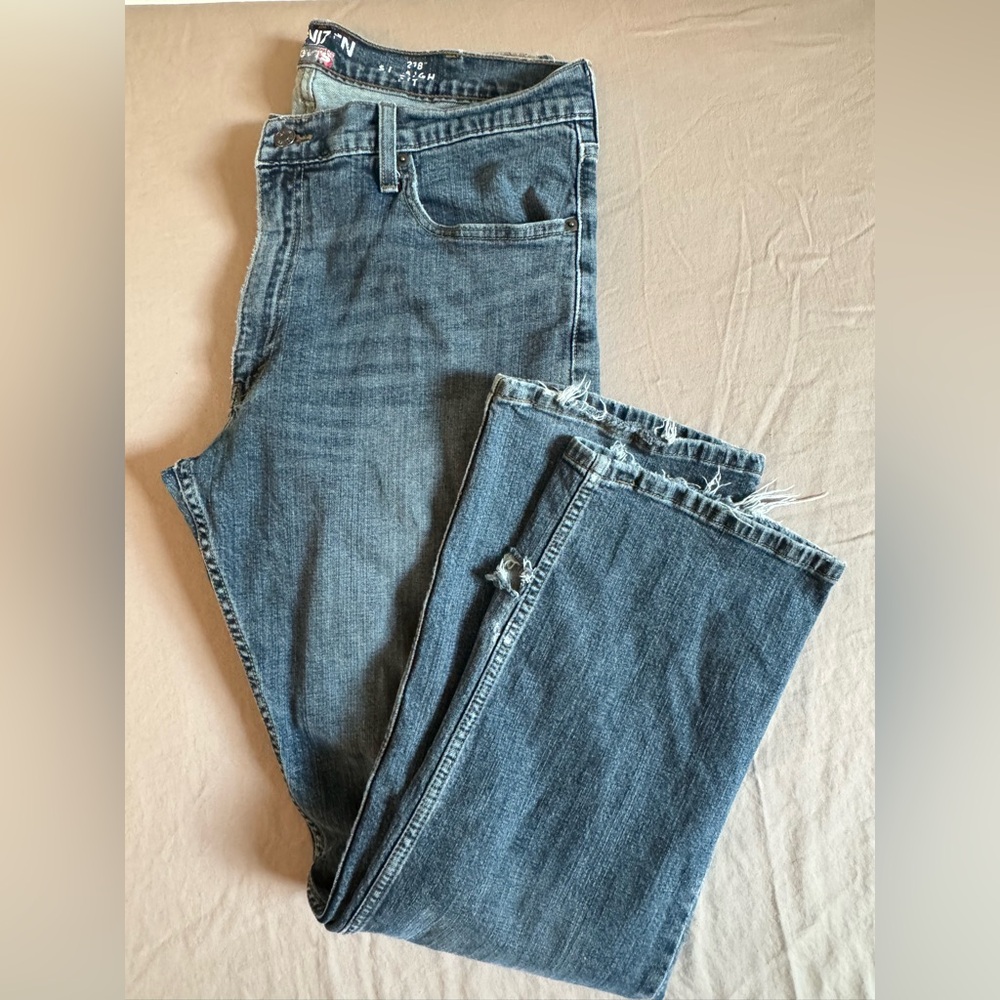 Levi's Denizen Denim Distressed Blue Straight leg Jeans with Vintage Appeal
